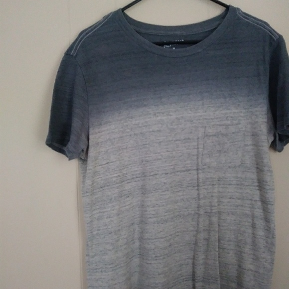 Arizona Jean Company Other - ⚡(3/$10) Men's ombre tshirt